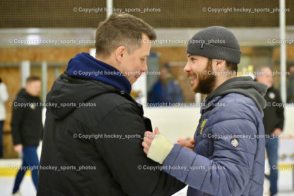 ESC Sparkasse Steindorf Meister 2025/26 | Headcoach ESC Steindorf Mayer Michael, #67 Schettina Kevin EHC Althofen, ESC Sparkasse Steindorf Meister 2025/26, ESC Sparkasse Steindorf Meister 2025/26 am 08.03.2026 in Althofen (Stadthalle Althofen), Austria, (Photo by Bernd Stefan)