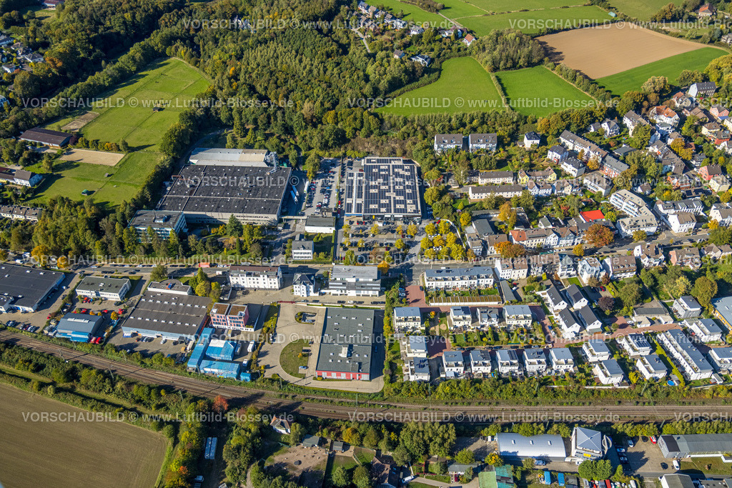 Essen221000464 | Luftbild, Gewerbegebiet Ruhrtalstraße, Margreff Druck und Medien GmbH, Verlag Beleke, Medienhaus Ruhr, Autohaus BOB Automobile mit Solardach, Werden, Essen, Ruhrgebiet, Nordrhein-Westfalen, Deutschland