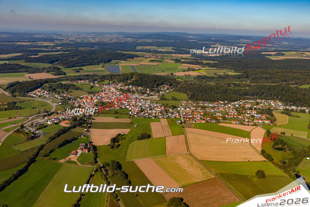 Aktuelles Luftbild von  Tännesberg Kauf mit Lizenz / Bildrechten möglich- Die Luftaufnahme wurde 2021 mittels UL-Flugzeug erstellt ( keine Drohne ) - hochauflösende Kamera-Systeme von  Canon -Beste Qualität - Für grossformatige Ausdrucke geeignet. Die Geschenkidee !