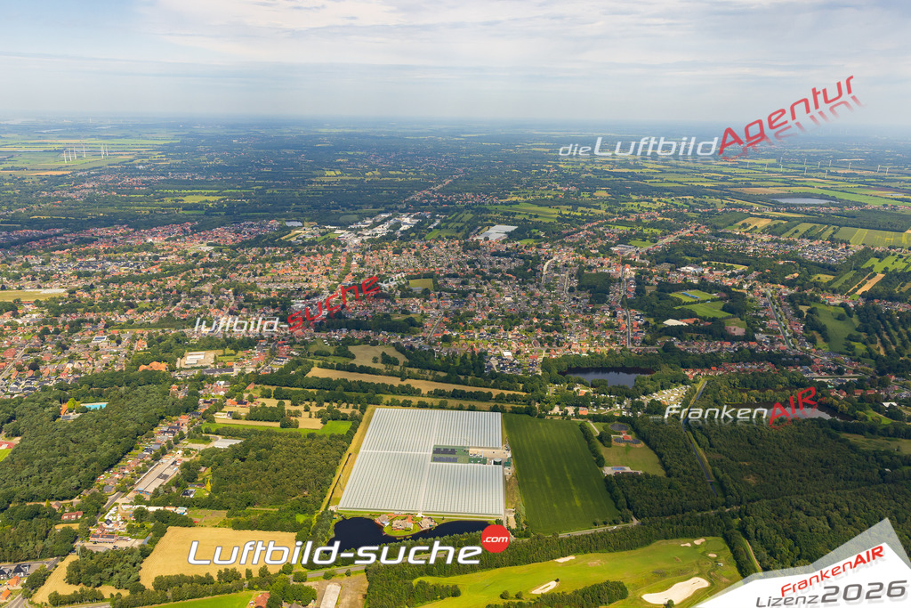 Luftaufnahme der Stadt Papenburg - Die Luftaufnahme wurde 2025 vom UL-Flugzeug heraus erstellt ( keine Drohne ) - Hochauflösende Luftaufnahme - für professionelle Ausdrucke geeignet. Die Geschenkidee !Hier alle&nbsp;Infos zur Lizenzierung der LuftaufnahmeWir fliegen auch dieses Jahr wieder in Ihre Region um Luftbilder zu erstellen.- Luftbild anfragen