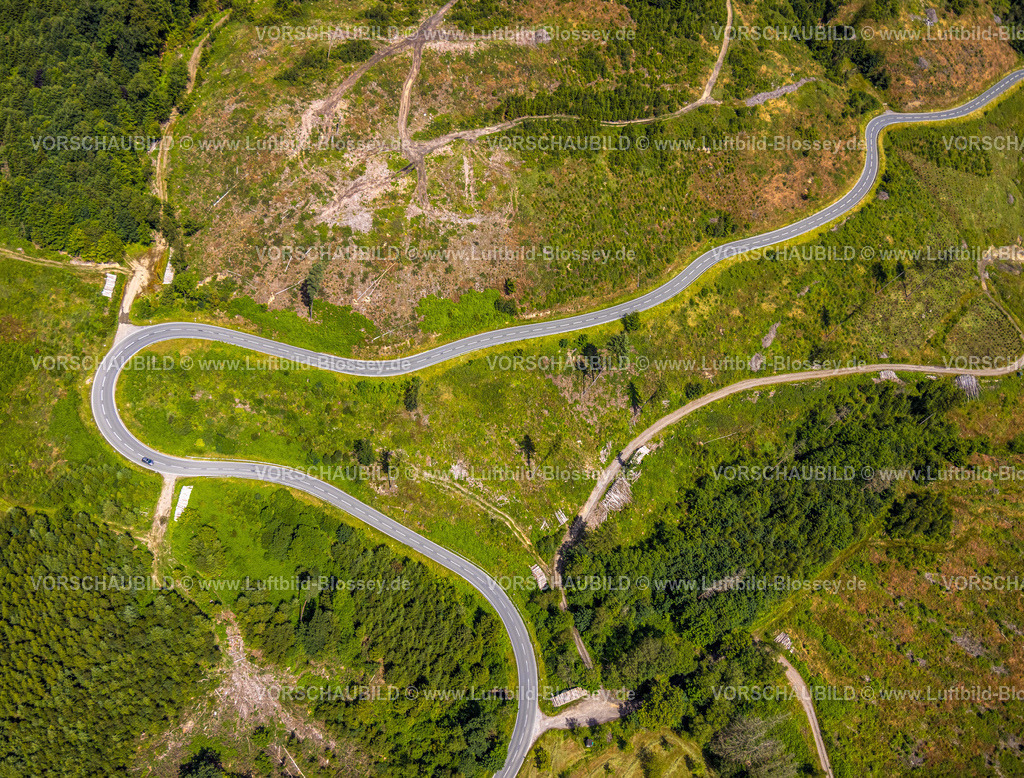 Sundern240708340 | Luftbild, Serpentinen am Ochsenkopf zwischen Arnsberg und Sundern im Waldgebiet mit Waldschäden Stockumer Höhe, gefährliche Motorradstrecke, Sunderner Straße Landesstraße L685, Hachen, Sundern, Sauerland, Nordrhein-Westfalen, Deutschland