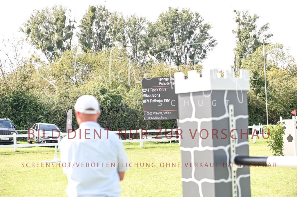 Schugtsche-Düren.2024-10.Springprf.M_-65 | Schugtsche Fotografie - Realisiert mit Pictrs.com