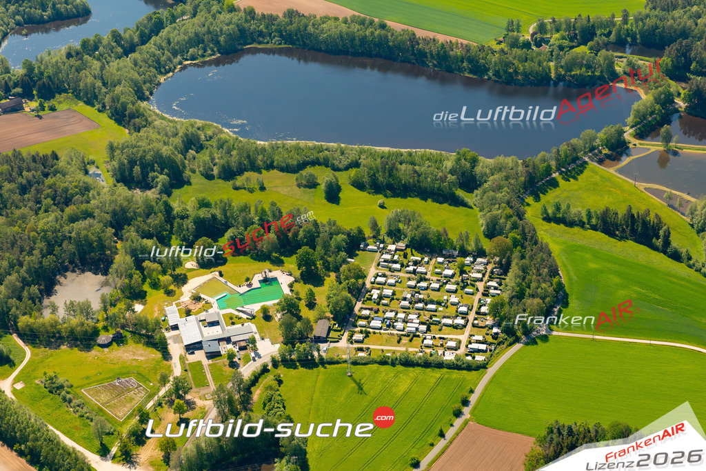 Das Luftbild zeigt : Naturerlebnisbad Immenreuth - Die Luftaufnahme wurde 2024 vom UL-Flugzeug aus erstellt ( keine Drohne ) - Hochauflösende Luftaufnahme - Für grossformatige Ausdrucke geeignet. Die Geschenkidee !Mit Lizenz und Bildrechte bestellbar