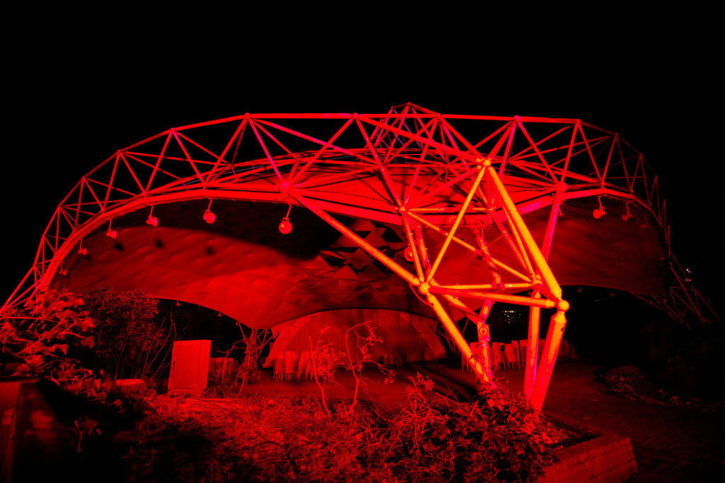 Parkleuchten_GrugaEssen24_20 | Bildergalerie von Sport-Ereignissen aber auch von weiteren spannenden Dingen - nicht nur vom Niederrhein. In Anlehnung an den bekannten Spruch von Hanns Dieter Hüsch heißt das Motto: "Niederrhein ist überall".  - Realisiert mit Pictrs.com