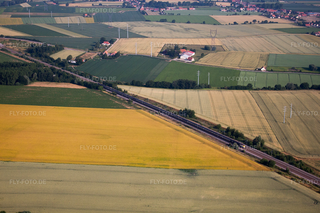 Luftbild: Eurostar bei Wulverdinghe in Millam im Bundesland Nord in Frankreich. Foto: IMG_58960.jpg vom 22.07.2013 durch Werner Riehm/FLY-FOTO.de