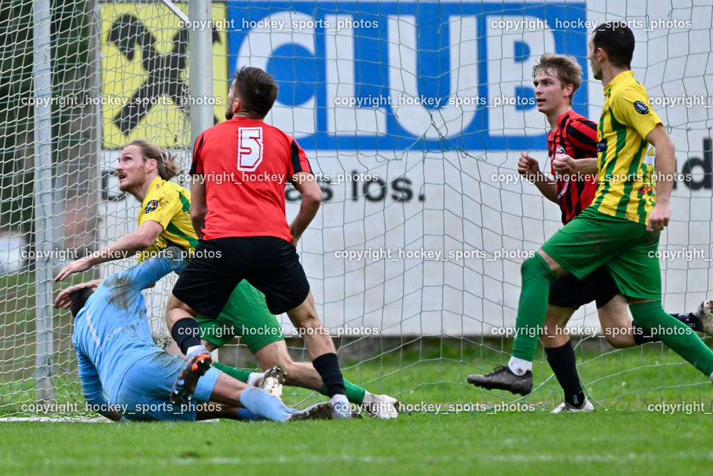 WSG Radenthein vs. FC Nussdorf Debant | #1 Benjamin Unterwurzacher FCWR Nussdorf Debant, #3 Max Unterwandling WSG Radenthein, #5 Ivan Makovec FCWR Nussdorf Debant, #22 Miljan Urosevic WSG Radenthein, #3 Philipp Gomig FCWR Nussdorf Debant, WSG Radenthein vs. FC Nussdorf Debant, WSG Radenthein vs. FC Nussdorf Debant am 26.10.2024 in Radenthein (Sportplatz Radenthein), Austria, (Photo by Bernd Stefan)