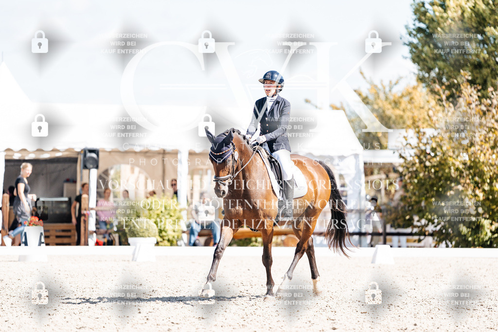 CK903888 | Turnierfotografie Pferdefotografie Trier Rheinland-Pfalz Pferdesport Reitsport Tierfotografie Sportfotografie Pferdevideo Pferdevideografie Equestrianvideography equestrianphotography  - Realisiert mit Pictrs.com