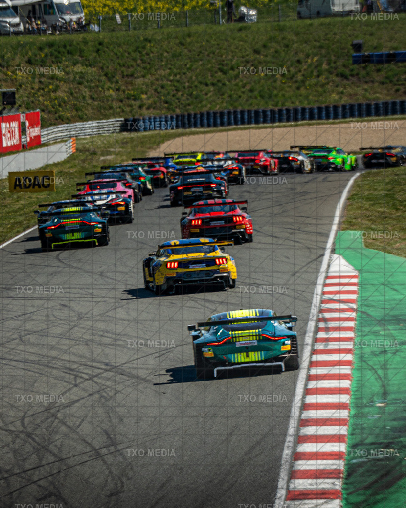 TXM08034 | Exklusive Motorsport-Fotografie aus Leipzig von TXO Media – für Rennfahrer, Teams & Sponsoren. Sausemuth liefert starke Bilder, die Emotion zeigen. Jetzt buchen & glänzen! - Realisiert mit Pictrs.com