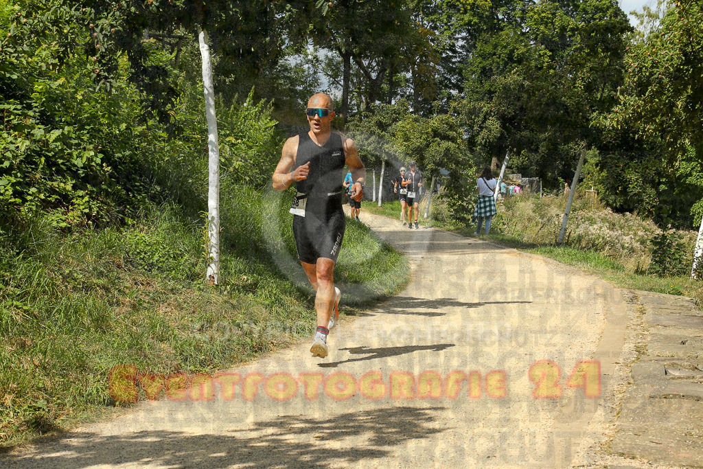 250824_1333_EX1_2775 | Sportfotografie im Rhein-Sieg Kreis, Köln, Bonn, NRW, Rheinland Pfalz, Hessen, etc. Unser Tätigkeitsfeld umfasst den Laufsport vom Volkslauf über den Marathon, Duathlon, Triathon bis zum Ultralauf wie Kölnpfad Ultra oder Schindertrail.