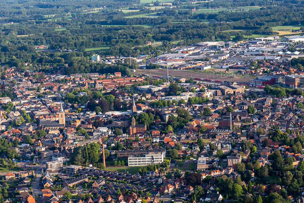 Aerial view: View of the town in Winterswijk in the state Gelderland, Netherlands. – Photo: IMG_007989.jpg taken on 07/12/2020 by Werner Riehm/FLY-FOTO.com – Resolution of the original: 5472 x 3648 px