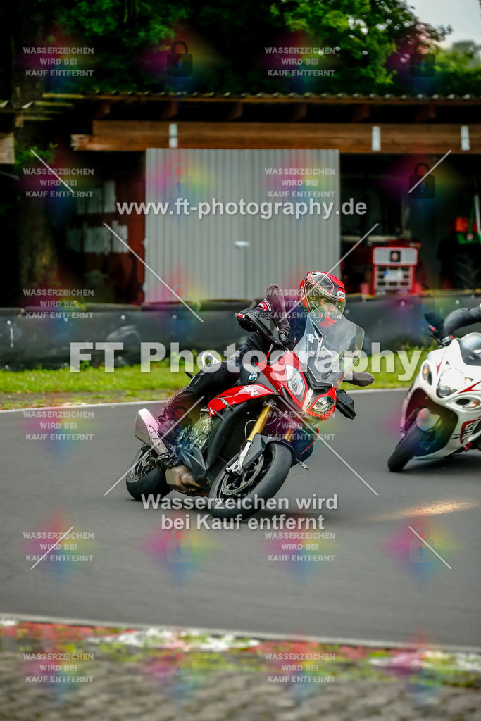 VBK-4158 | Hier findet Ihr Bilder von Touristenfahrten auf der Nürburgring Nordschleife oder von anderen Veranstaltungen die ich besucht habe. Viel Spass beim Durch Schauen 