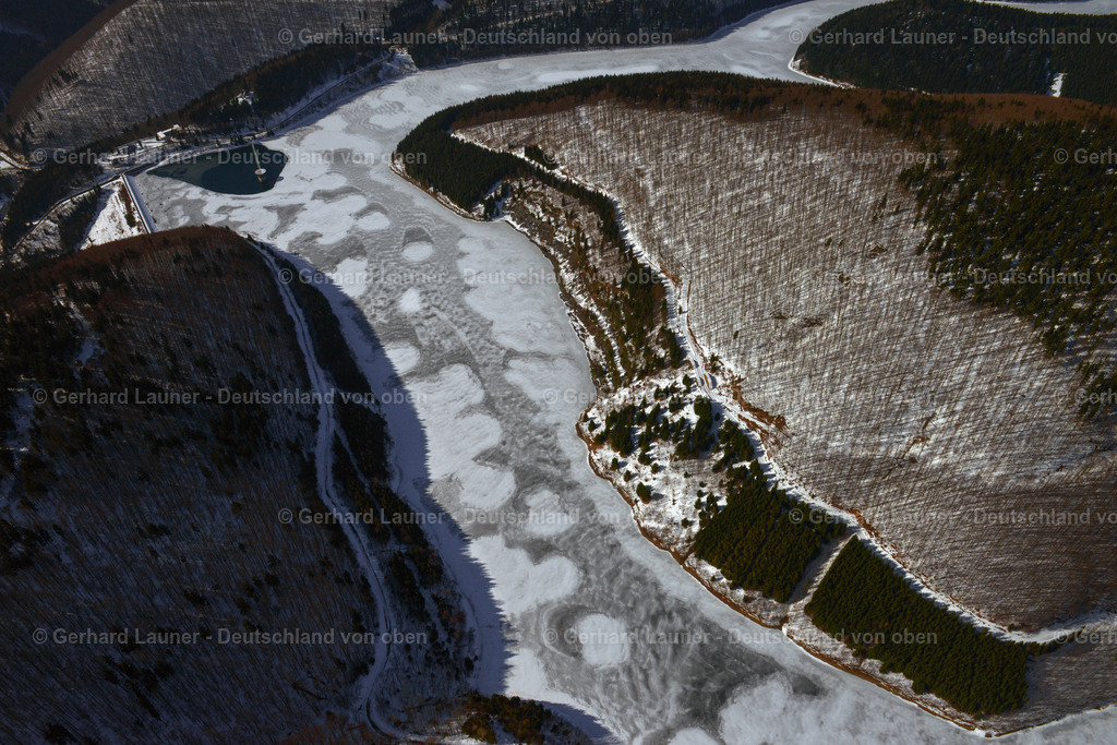 3301027 | zugefrorene Talsperre Schönbrunn, Thüringer Wald