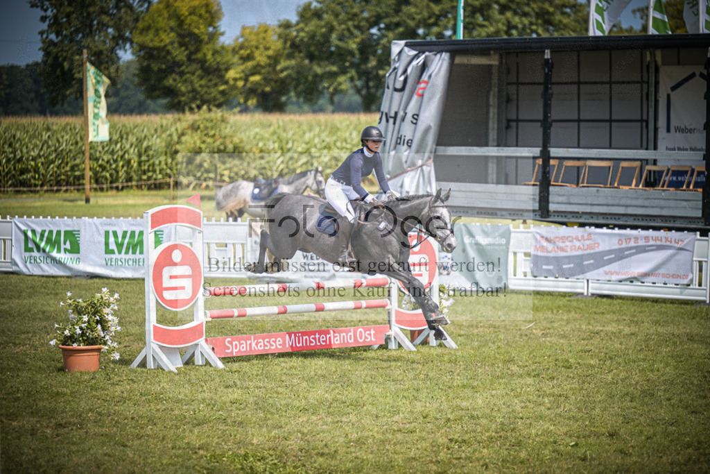 DOS_6047 | Entdecke hochwertige Reitturnierfotos von Foto Oger. Professionell, emotional und authentisch – jetzt Lieblingsmomente im Shop bestellen.Deutschlandweite Turnierfotografie. - Realisiert mit Pictrs.com
