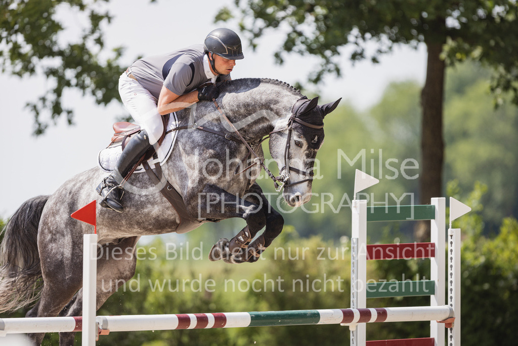 230616_Lemwerder_Springpf-L2-713 | Deine schönsten Turniermomente als professionelle Fotos! Entdecke hochwertige Pferdesport-Fotografie im Online-Shop. Jetzt Fotos finden & bestellen!