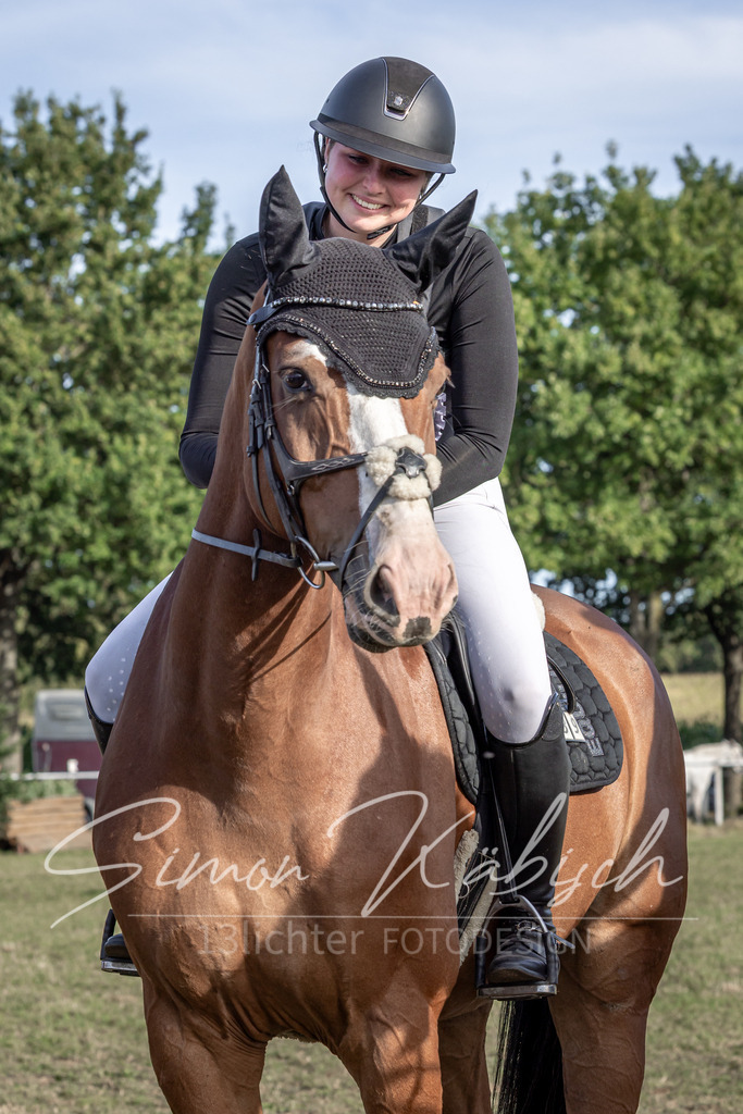 20250907-_3LI8925 | Tierfotografie Pferde, Hunde, Katzen, Haustiere.
Turnierfotografie Reitturniere, Reiten, Springreiten, Dressur in Hanau, dem Main-Kinzig-Kreis und dem Rhein-Main- Gebiet um Frankfurt