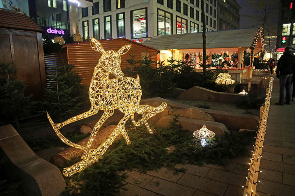 Leipziger Weihnachtsmarkt - Magischer Wald | Entdecke über 20 Kategorien Leipzig-Motive: Foto-Downloads, hochwertige Poster, Leinwand- & Fine-Art-Prints. Jetzt Lieblingsfoto im Bildlexikon Leipzig Shop bestellen!