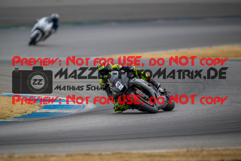 MaZZes-Fotomatrix-20260809-580047 | R1