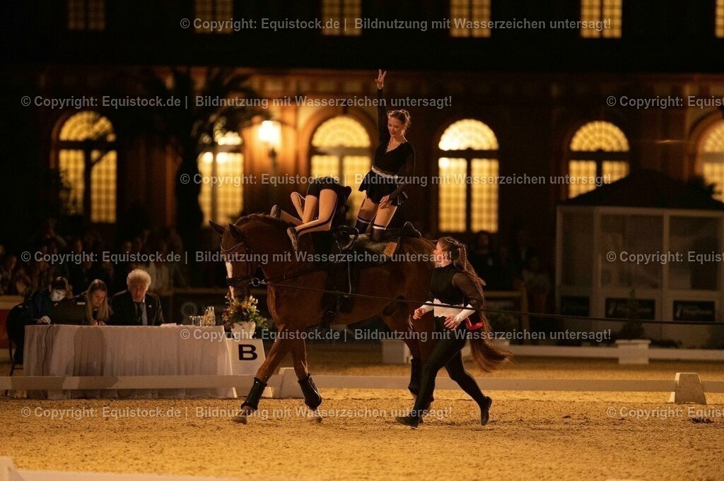20230527_Voltigieren_NASPA_Flutlicht_1070 | equistock
