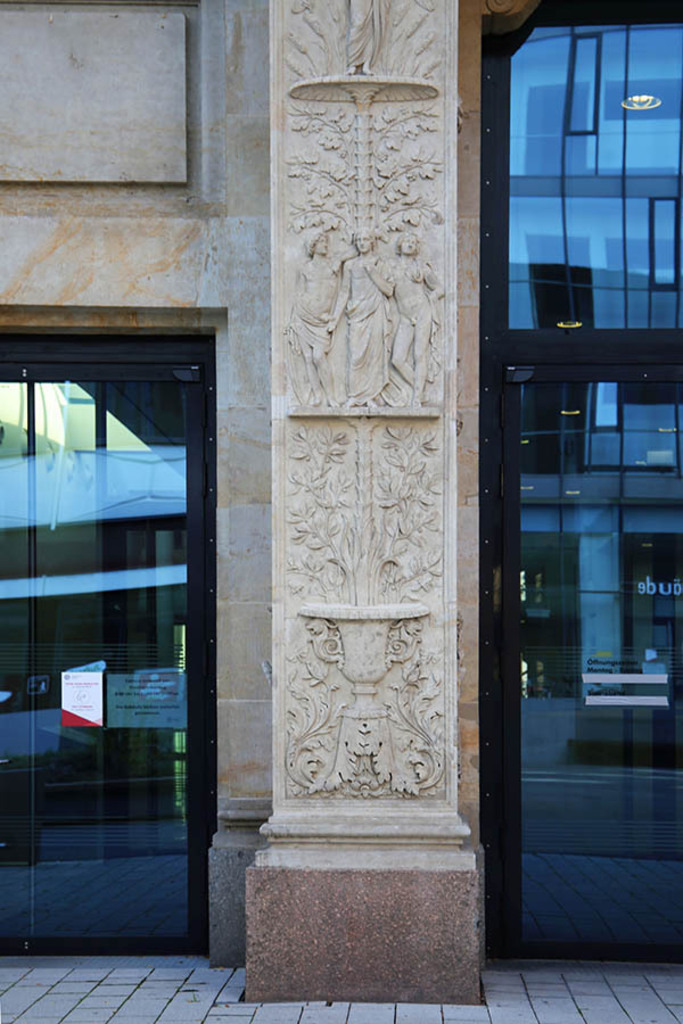 Schinkelportal | Das Team hinter BILDLEXIKON LEIPZIG bündelt historische wie aktuelle Informationen über die Stadt Leipzig in Text und Bild auf einer Plattform und stellt diese der interessierten Öffentlichkeit zur Verfügung.