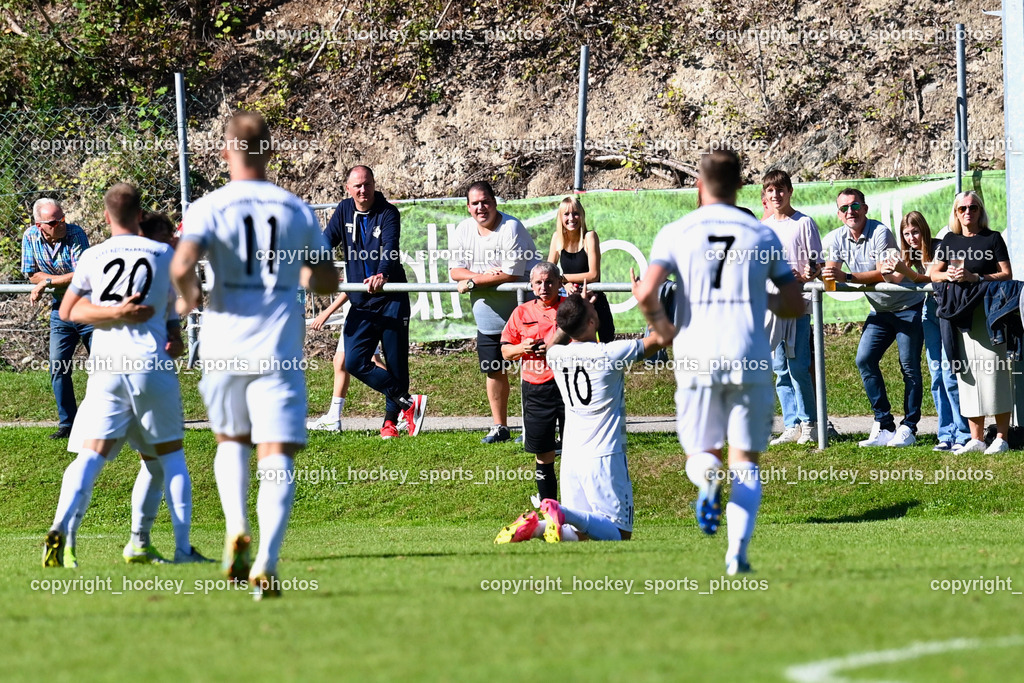 ATUS Velden vs. ASKÖ Köttmannsdorf 7.10.2023 | Jubel ASKÖ Köttmannsdorf, #10 Adis Ajkic Köttmannsdorf, ATUS Velden vs. ASKÖ Köttmannsdorf 7.10.2023, ATUS Velden vs. ASKÖ Köttmannsdorf am 07.10.2023 in Velden (Wald Arena Velden), Austria, (Photo by Bernd Stefan)