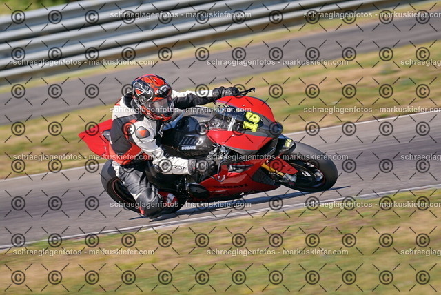 26bt05-0342 | markuskiefer.com - Realisiert mit Pictrs.com