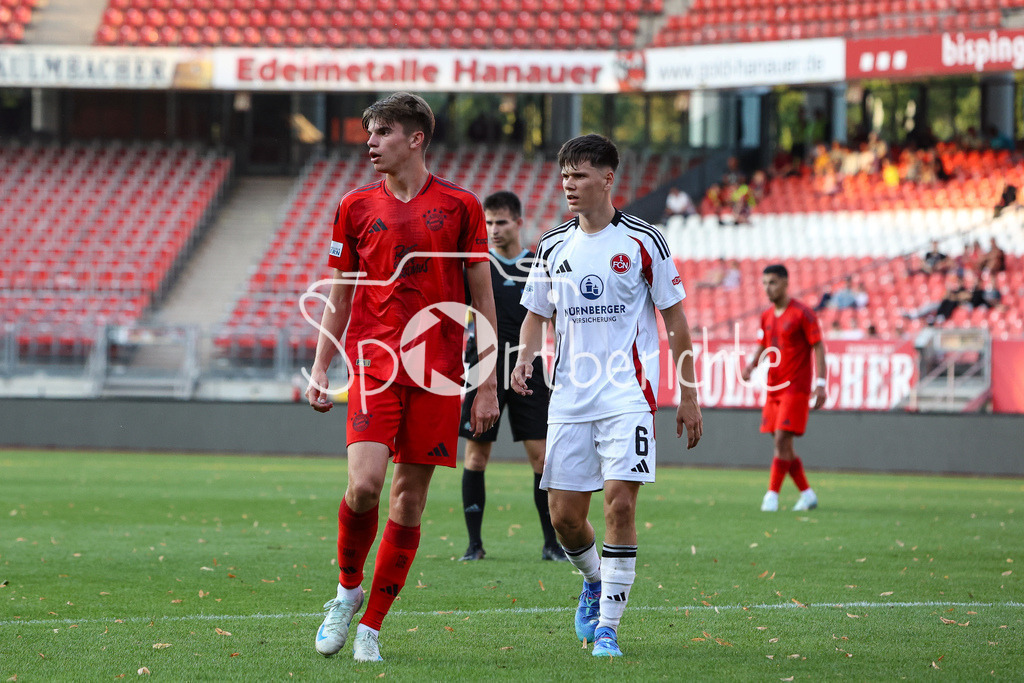 1. FC Nürnberg II - FC Bayern Amateure | Im Duell Guido DELLA ROVERE (FCB #15) und Pascal FUCHS (FCN #6) / Zweikampf