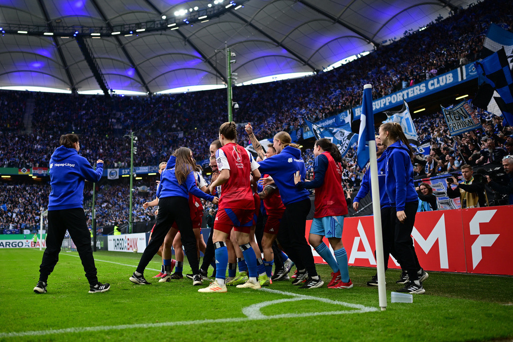 Fußball I Frauen I Saison 2024-2025 I DFB-Pokal I Halbfinale I Hamburger SV - SV Werder Bremen | Der Sportfotograf. - Realisiert mit Pictrs.com