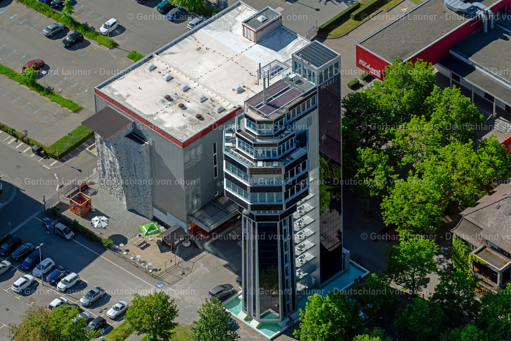 4032409 | RADOLFZELL AM BODENSEE 12.06.2020 Hochhaus- Gebäude der Hotelanlage Aquaturm in Radolfzell am Bodensee im Bundesland Baden-Württemberg, Deutschland. Weiterführende Informationen bei: aquaTurm. // High-rise building of the hotel complex Aquaturm in Radolfzell am Bodensee in the state Baden-Wuerttemberg, Germany. Further information at: aquaTurm. Foto: Gerhard Launer