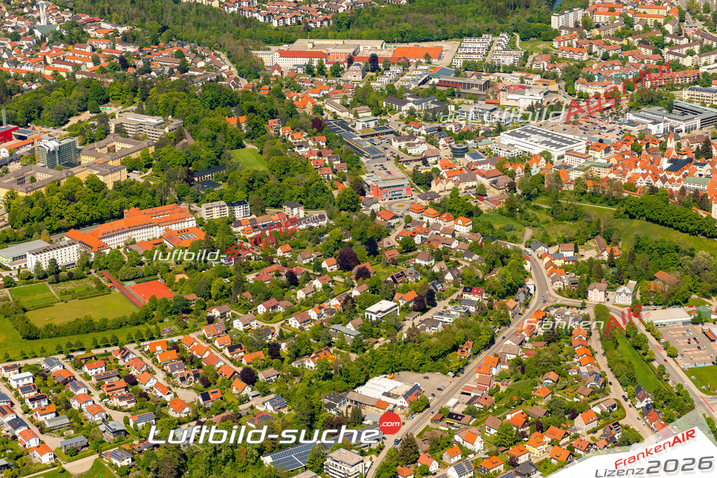 Das Luftbild zeigt :  Kaufbeuren - Die Luftaufnahme wurde 2024 vom UL-Flugzeug aus erstellt ( keine Drohne ) - Hochauflösende Luftaufnahme - Für grossformatige Ausdrucke geeignet. Die Geschenkidee !Mit Lizenz und Bildrechte bestellbar