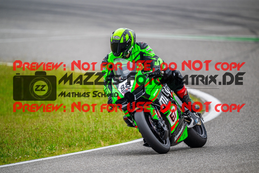 MaZZes_FotoMatrix_240702_6007705_2-126 | WEISS