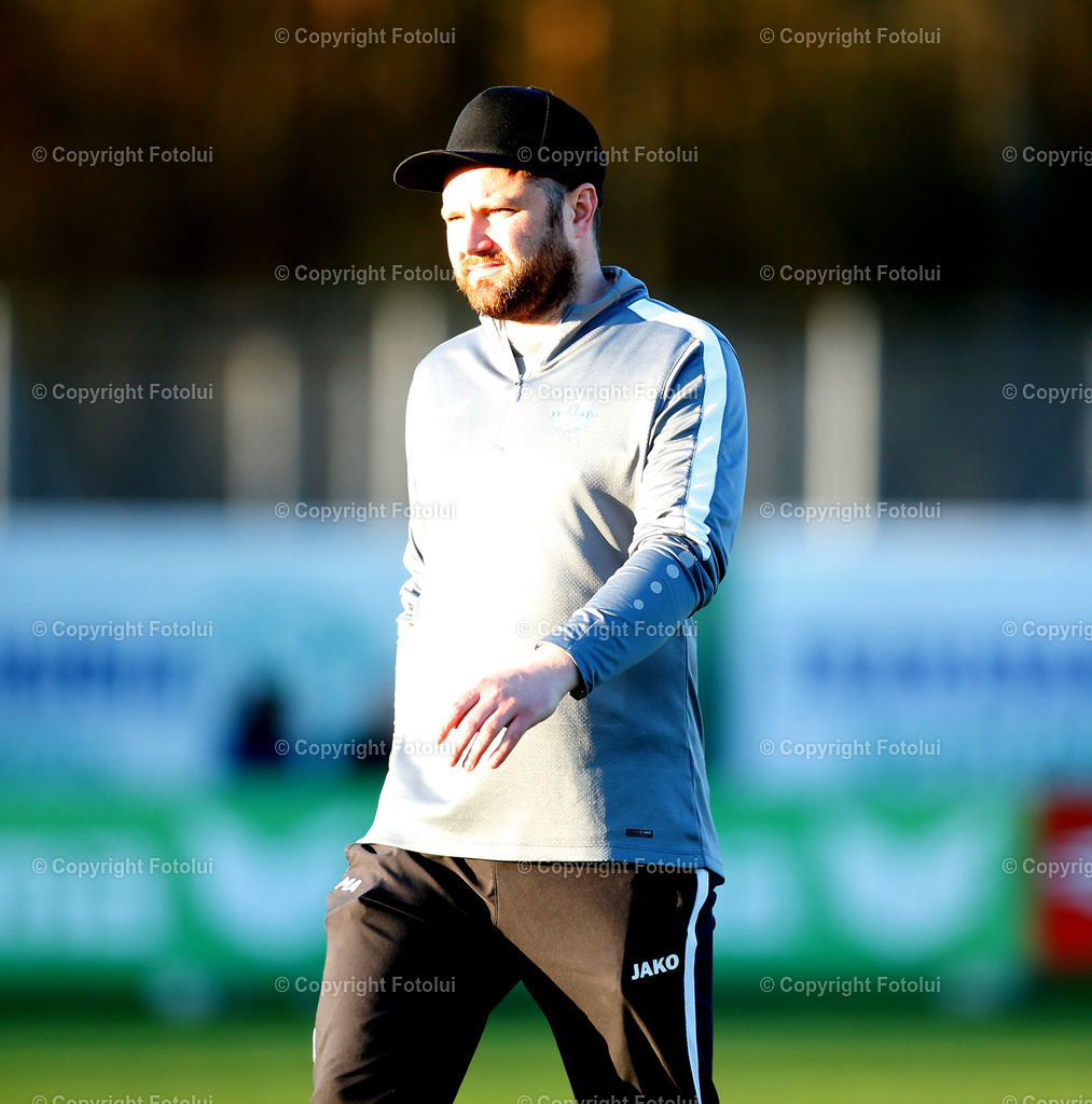 A_LUI_04042025_01 | SPORT,FUSSBALL,REGINALLIGA MITTE ASKOE OEDT-DSC WONISCH INSTALLATIONEN 04.04.2025 IM BILD: (OEDT) UND TRAINER MAURICE AMTMANN (DSC) FOTOLUI 
