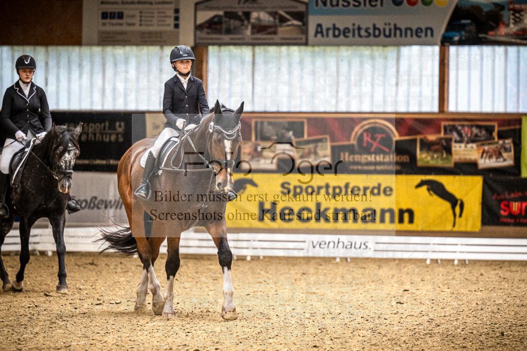 DOS_2438 | Entdecke hochwertige Reitturnierfotos von Foto Oger. Professionell, emotional und authentisch – jetzt Lieblingsmomente im Shop bestellen. - Realisiert mit Pictrs.com