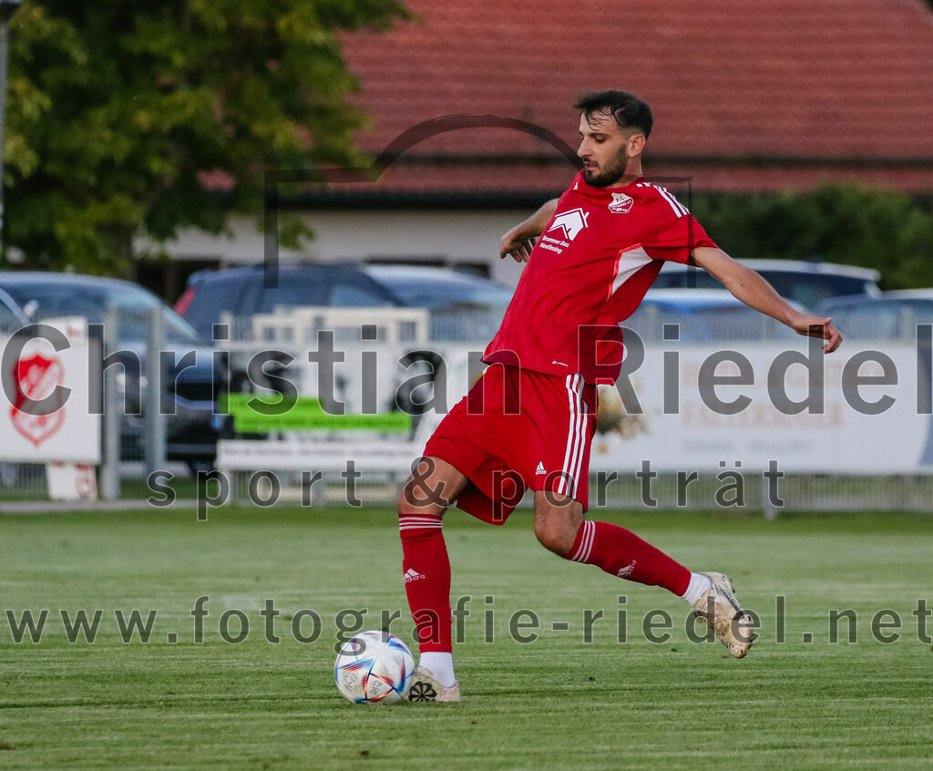 2023-09-07_003_FC_Finsing_gegen_FC_Moosinning_II | Finsing, Deutschland, 07.09.2023:
Fußball, Kreisliga 2023 / 2024, 8. Spieltag, FC Finsing gegen FC Moosinning II, Endergebnis: 3:0

Dominik Keuter (FC Finsing, #18)

Foto: Christian Riedel / fotografie-riedel.net