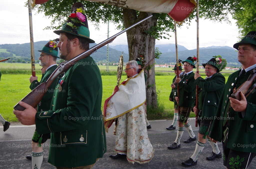 IMGP6182 | fotografiert von Axel PollmannLeonhardi Wallfahrt Benediktbeuern und Murnau, Fronleichnam, Fasching, Landschaft im Loisachtal und Benediktbeuern  - Realisiert mit Pictrs.com