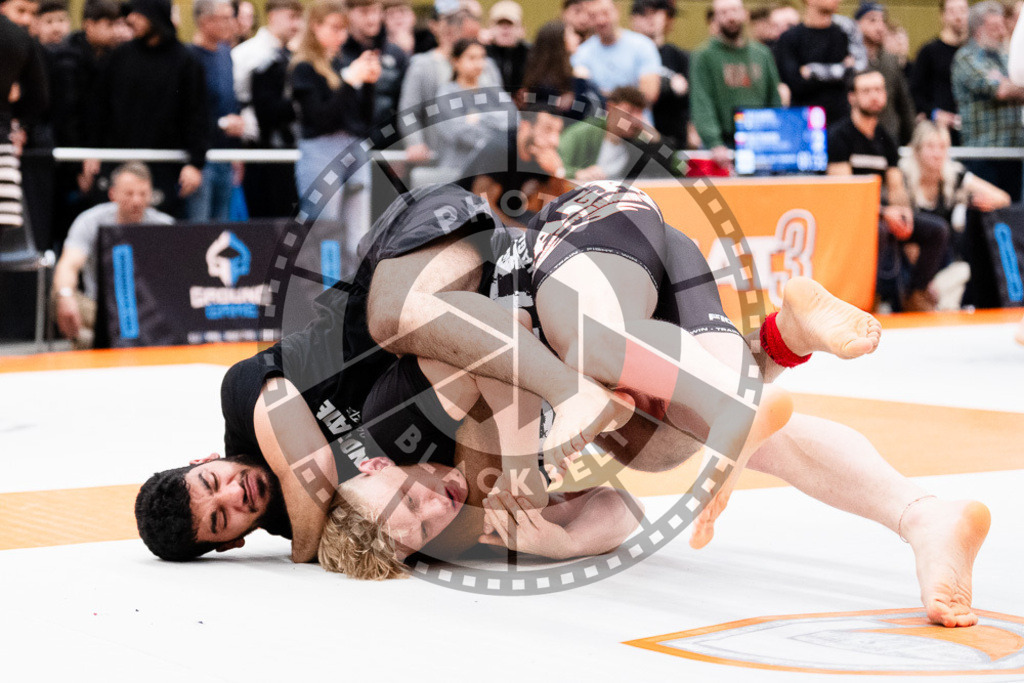 20251122PBB15356 | Athletes compete during the Grappling Industries Berlin Jiu-Jitsu and Grappling Championship, on November 22, 2025 in Berlin, Germany. © photoblackbelt