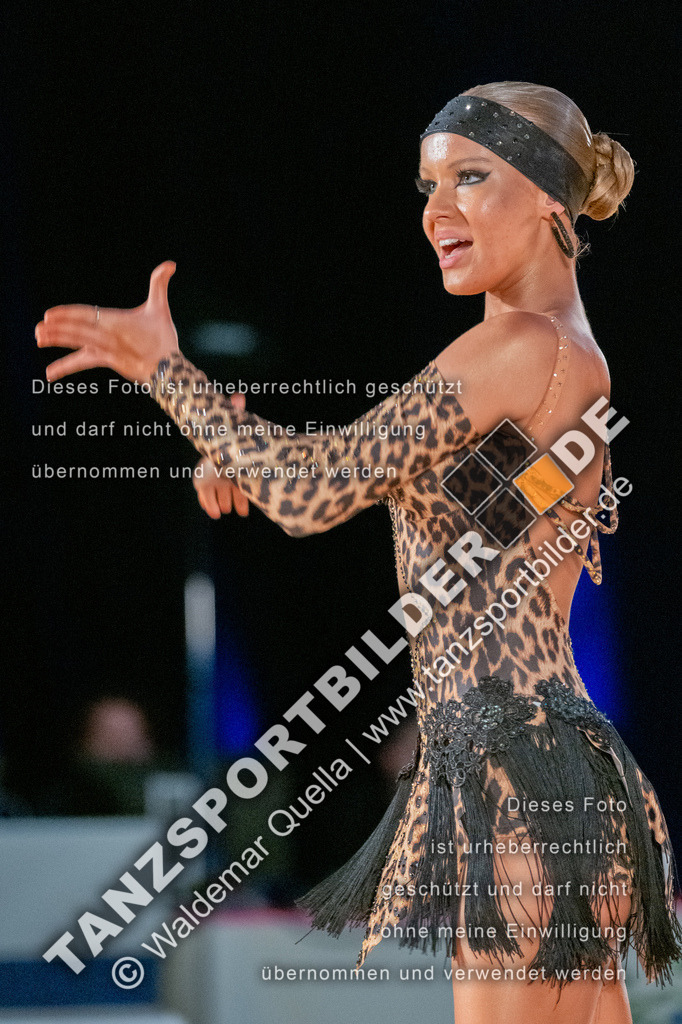 20250504-00389 | Hier finden Sie Tanz Bilder vom Latein und Standard Formationen tanzen. Sportbilder vom Tanzsport. Schöne Fotos und von Weltmeisterschaft, Europameisterschaft, Bundesliga, Regionalliga, Oberliga und Landesliga sowie von GOC Stuttgart, DanceComp, WM Bremen