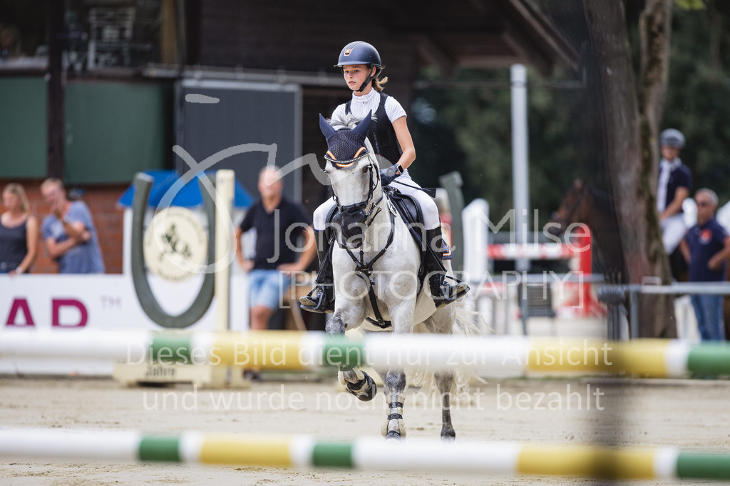 230824_Delbrueck_PonyTrophy-222 | Deine schönsten Turniermomente als professionelle Fotos! Entdecke hochwertige Pferdesport-Fotografie im Online-Shop. Jetzt Fotos finden & bestellen!