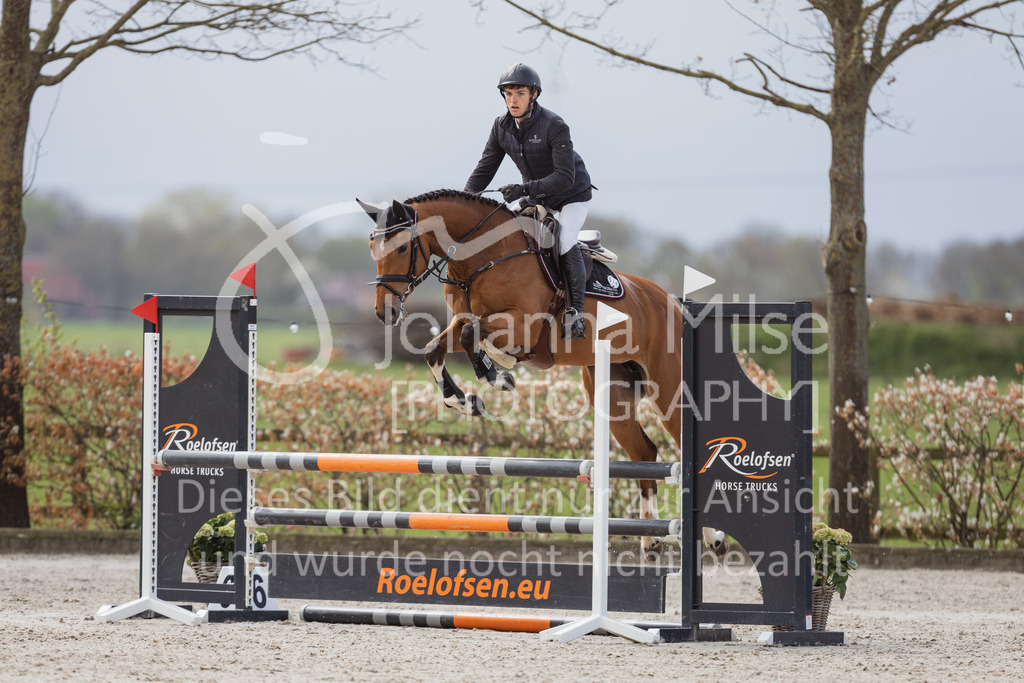 230425_Lemwerder_SprPf-A2St-231 | Deine schönsten Turniermomente als professionelle Fotos! Entdecke hochwertige Pferdesport-Fotografie im Online-Shop. Jetzt Fotos finden & bestellen!