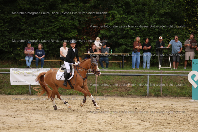 HG9A4326 | laurarinckfotografie - Realisiert mit Pictrs.com