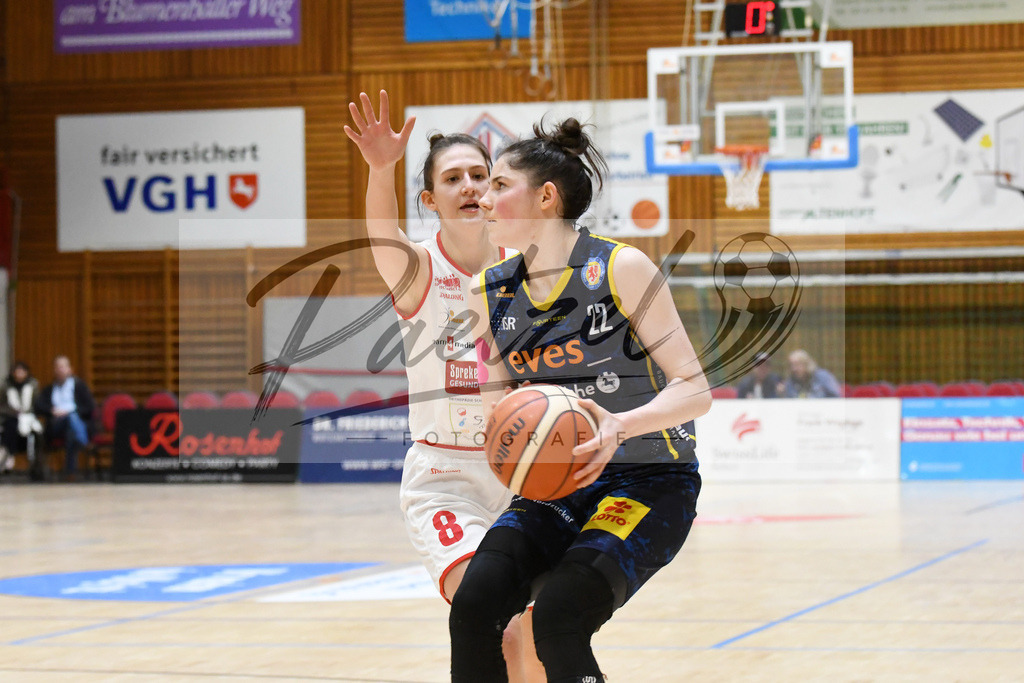 20200209_PAOEBS_0047 | Basketball, Frauen: Shannon Hatch (Eintracht Braunschweig) in Aktion, am Ball, Einzelaktion waehrend des Spiels der 2. DBBL zwischen Panthers Academy Osnabrueck und Eintracht Braunschweig im datos – home of the panthers am 09.02.2020 in Osnabrueck, Deutschland. - Realisiert mit Pictrs.com