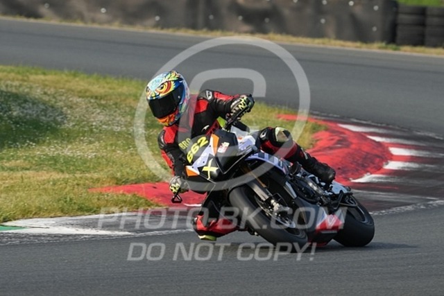 2024_05_19_PBK_43020 | Sportfotografie; SlowMotion; Video; Rennstrecke; Hafeneger; Speer; Racing; RSE; BMW; CBO; Trackday; Motorsportarena; Hockenheimring; Brno; Most; Barcelona; Valencia