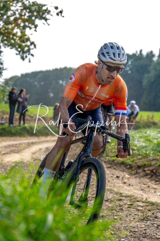 Ralf Eppink Photography 20251012_DSC04300 | Sportfotografie, Eventfotografie, Porträtfotografie, Radsport Fotograf, Triathlon Fotograf, Düsseldorf Fotograf, Köln Fotograf, Actionfotografie, Teamfotografie, Peoplefotografie, Business Portraits, Veranstaltungsfotografie, Reportagefotografie - Realisiert mit Pictrs.com