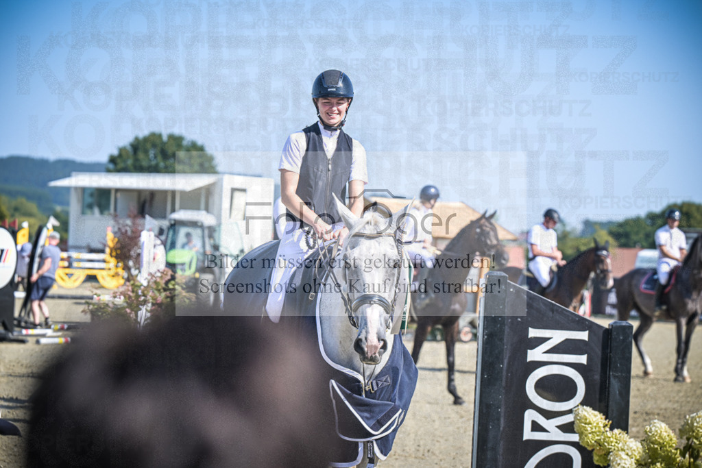 DOS_0035 | Entdecke hochwertige Reitturnierfotos von Foto Oger. Professionell, emotional und authentisch – jetzt Lieblingsmomente im Shop bestellen.Deutschlandweite Turnierfotografie. - Realisiert mit Pictrs.com