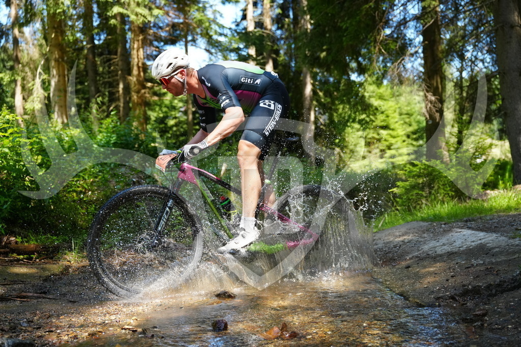 FC101622 | Fotogalerie der Treibjagd im Dunkelwald - Dein MTB Etappenrennen im Erzgebirge - Realisiert mit Pictrs.com