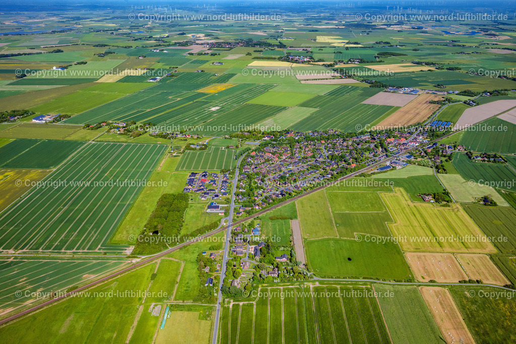 Klanxbüll_ELS_0059300523 | KLANXBüLL 30.05.2023 Strukturen auf landwirtschaftlichen Feldern in Klanxbüll im Bundesland Schleswig-Holstein, Deutschland. // Structures on agricultural fields in Klanxbuell in the state Schleswig-Holstein, Germany. Foto: Martin Elsen