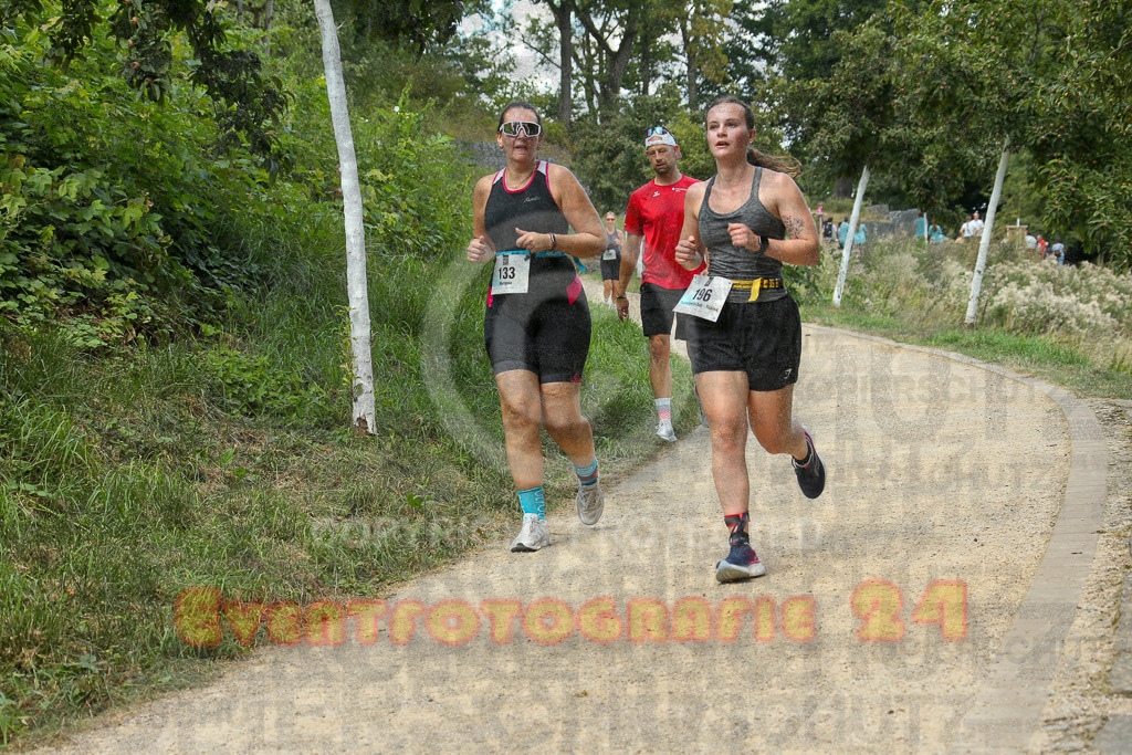 250824_1256_EX1_0981 | Sportfotografie im Rhein-Sieg Kreis, Köln, Bonn, NRW, Rheinland Pfalz, Hessen, etc. Unser Tätigkeitsfeld umfasst den Laufsport vom Volkslauf über den Marathon, Duathlon, Triathon bis zum Ultralauf wie Kölnpfad Ultra oder Schindertrail.