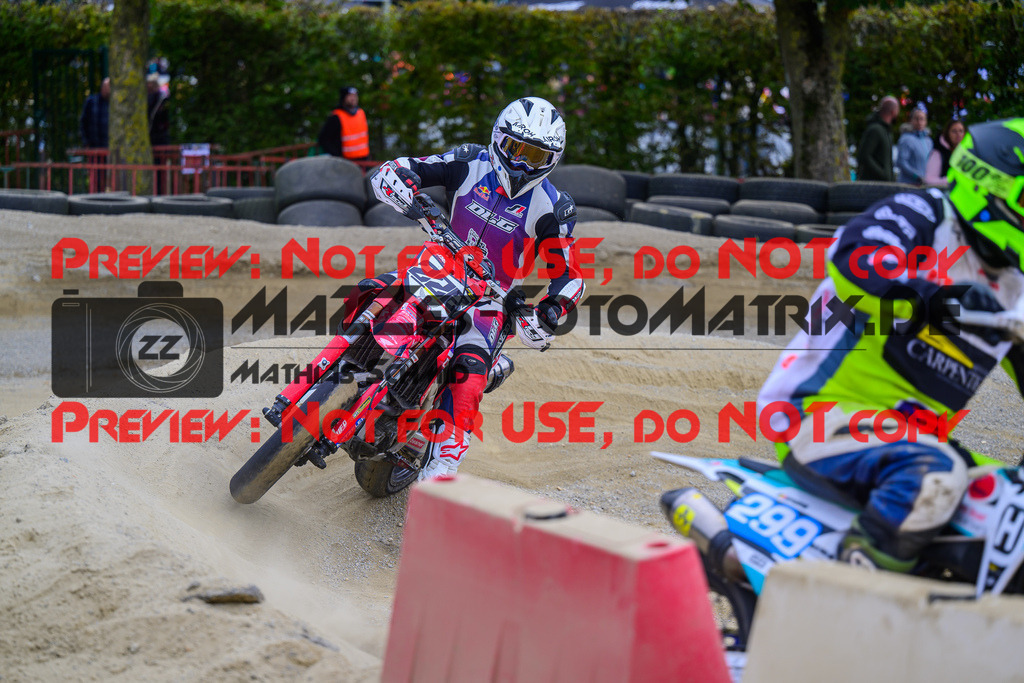 MaZZes_Fotomatrix_20241006_6021986_1933 | SENIOR