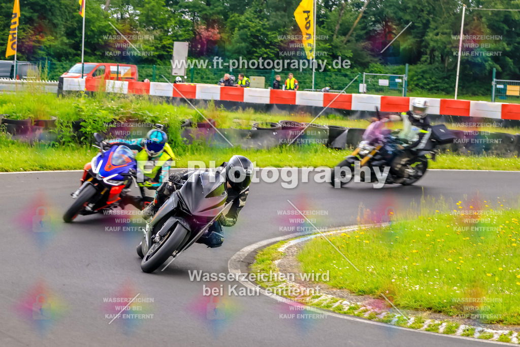 VBK-7041 | Hier findet Ihr Bilder von Touristenfahrten auf der Nürburgring Nordschleife oder von anderen Veranstaltungen die ich besucht habe. Viel Spass beim Durch Schauen 