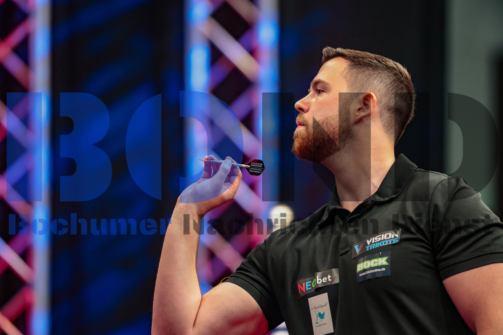 PDC European Darts Open 2024 | {headline}(Foto: Sebastian Sendlak / BOND) - Realisiert mit Pictrs.com