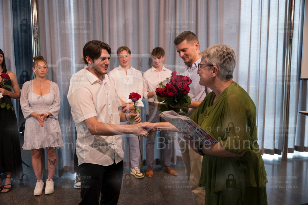 FeusiDiplomfeier_R6OO3060 | Brigitte Münger / bmsportphotography - Realisiert mit Pictrs.com